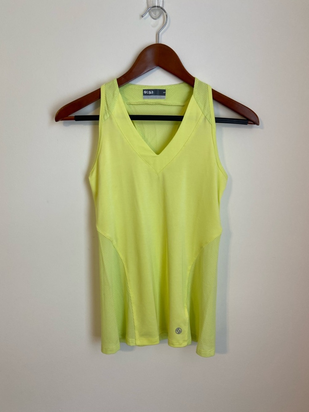 Lija V-Neck Tank (S)